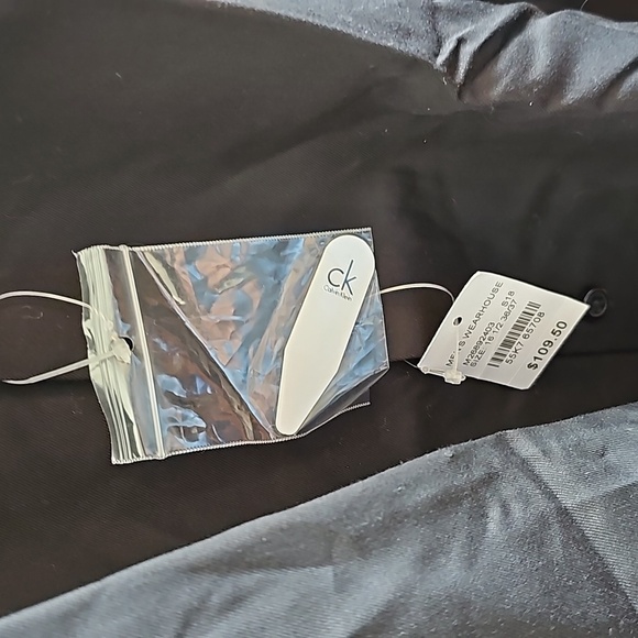 CALVIN Klein Button-Down Shirt. - Picture 4 of 6